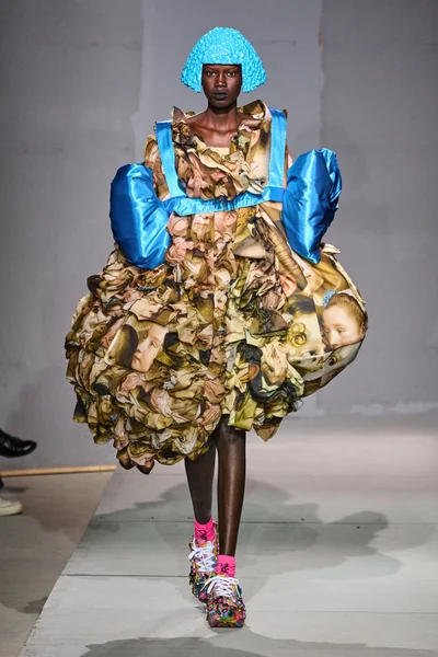 Look 7